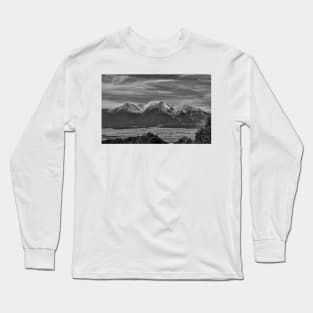 Boreas Mountain and Siblings Long Sleeve T-Shirt